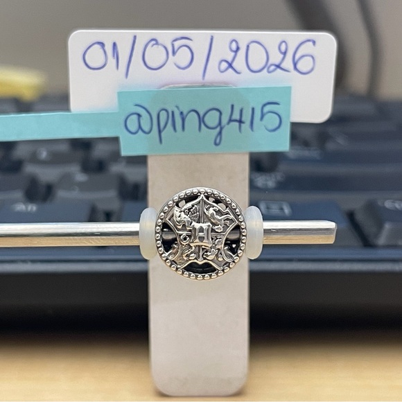 Pandora Harry Potter Hogwarts School of Witchcraft and Wizardry Charm - Picture 2 of 14